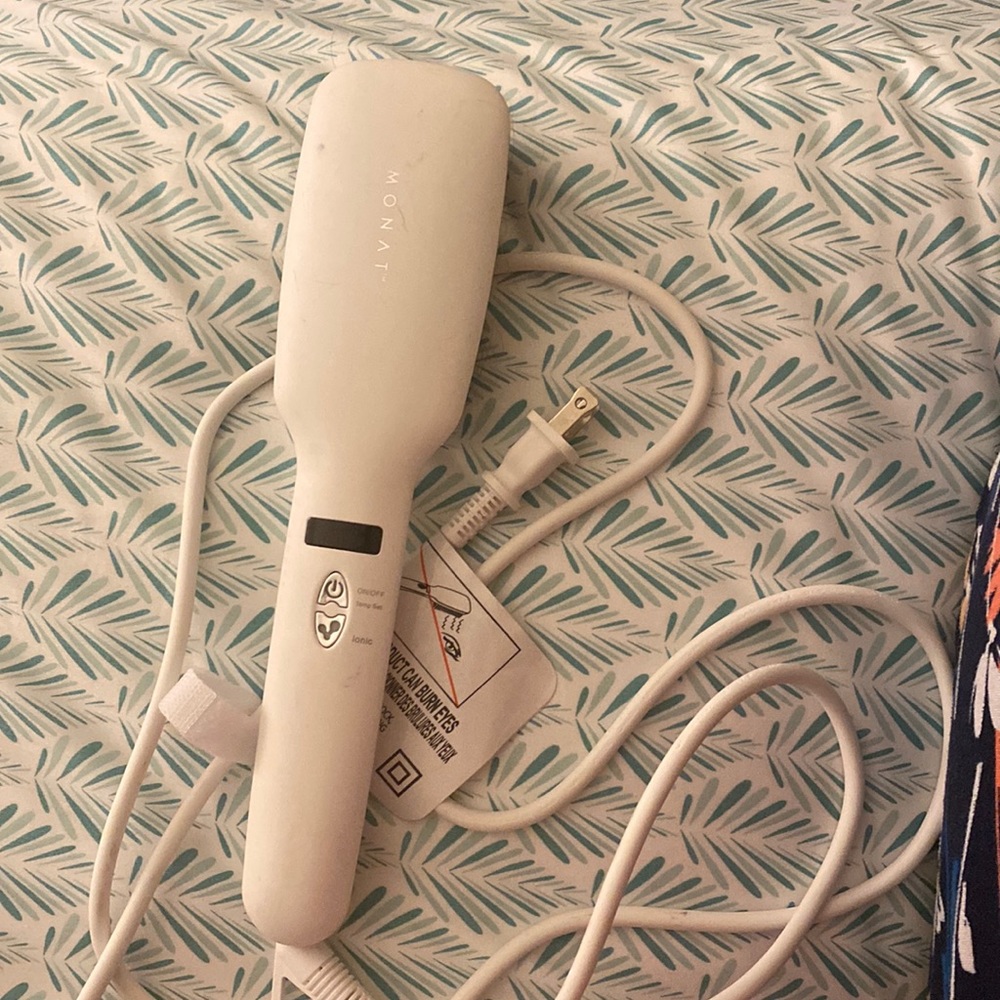 Monat hair brush straightener